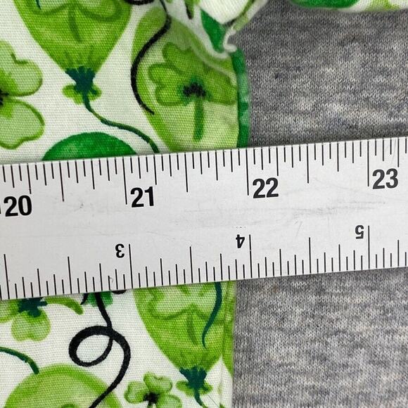 U A Scrubs Top Womens Small Green St Patricks Day Parade Short Sleeve Healthcare - Picture 12 of 13